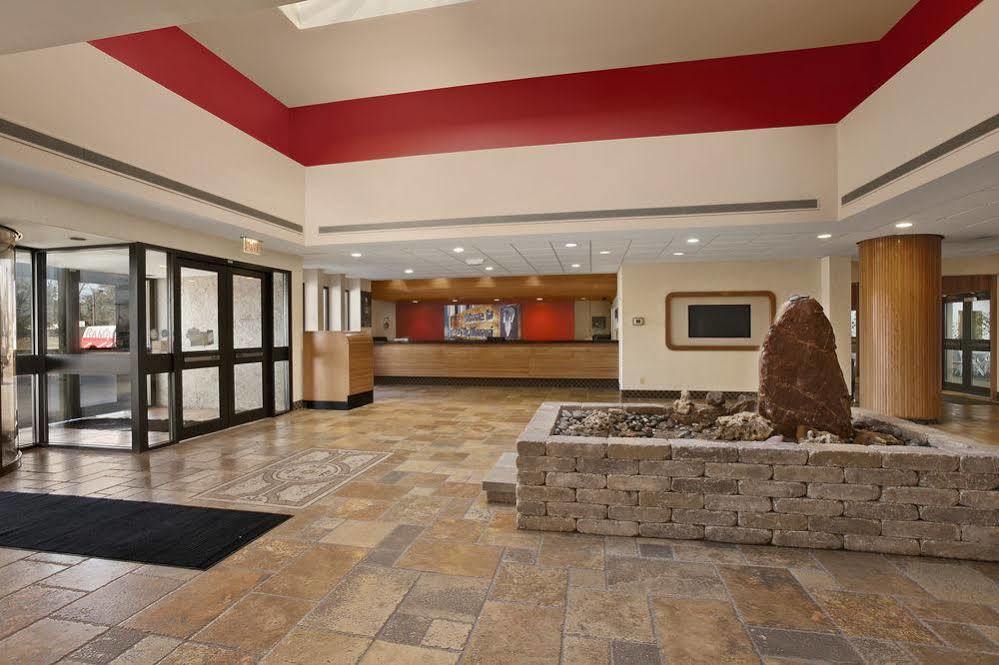 Howard Johnson Plaza Kansas City Hotel & Conference Center 외부 사진