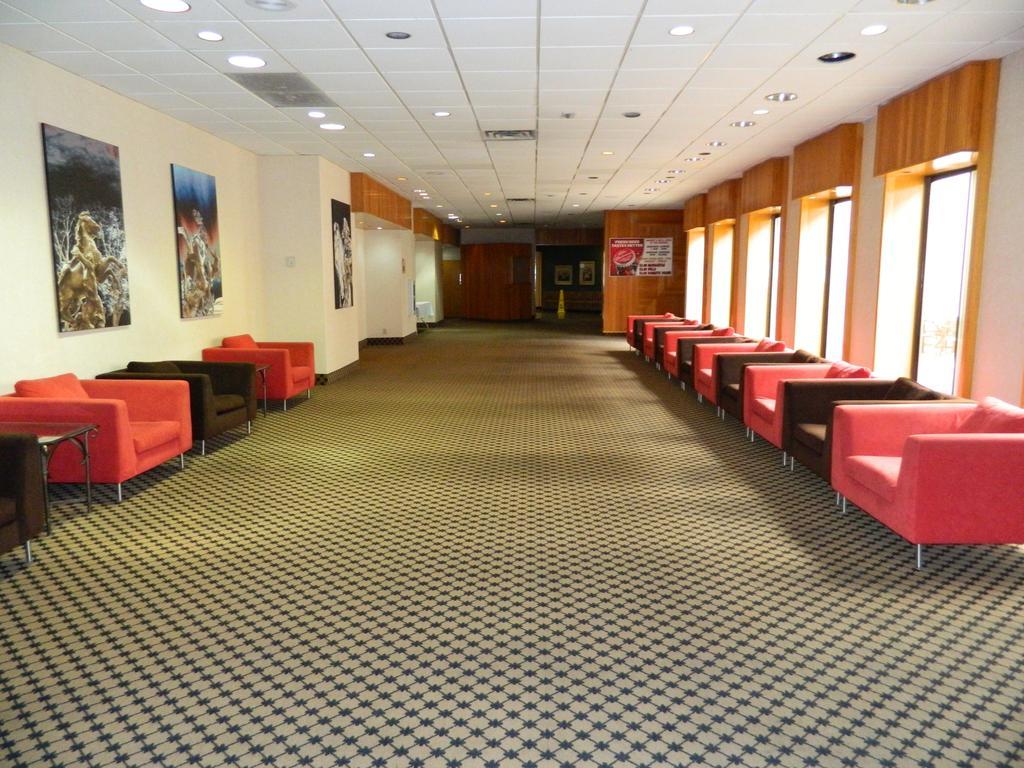 Howard Johnson Plaza Kansas City Hotel & Conference Center 외부 사진