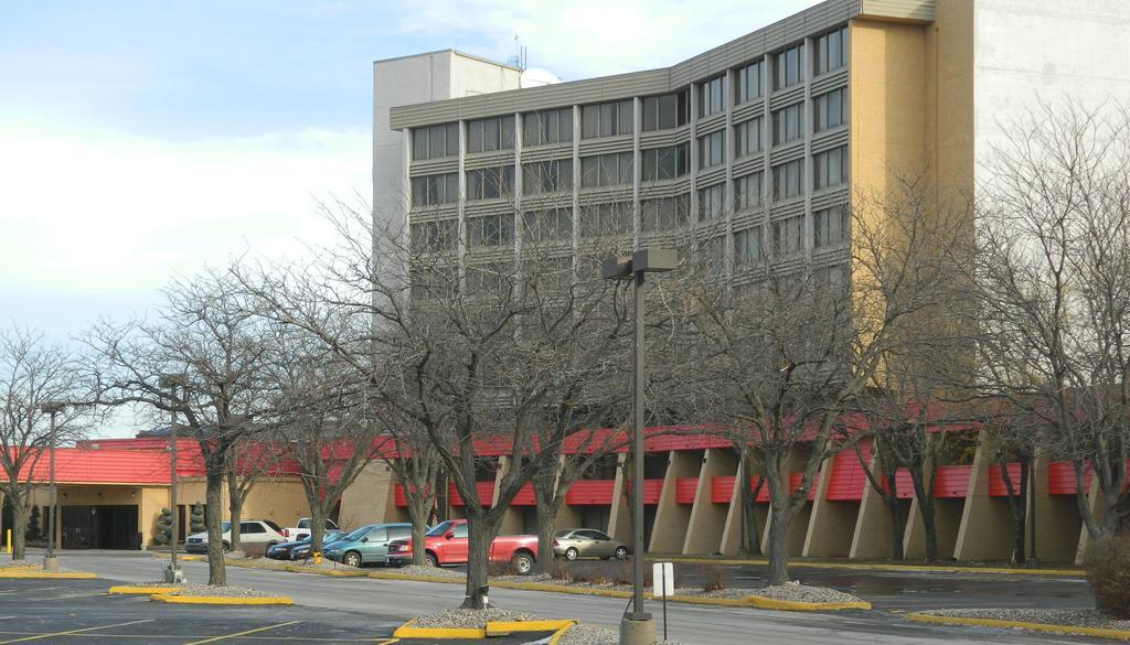 Howard Johnson Plaza Kansas City Hotel & Conference Center 외부 사진